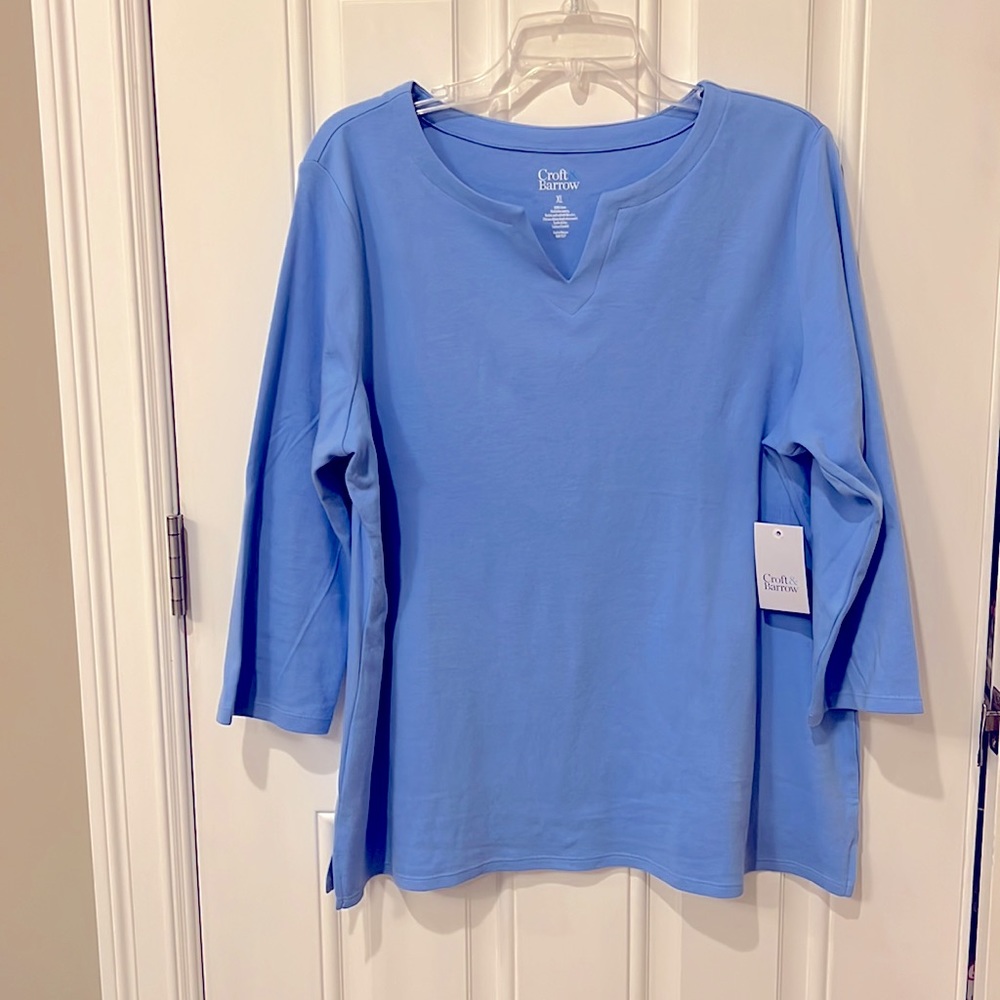 NWT - Sky Blue Women’s Croft & Barrow Cotten split neck top - Size XL